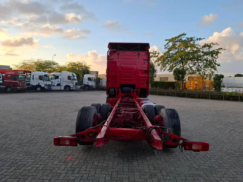 Volvo FH16-750 / BIG AXLE / VEB+ / ONLY:679711 KM / DYNAMIC STEERING / NAVI / LWDS / FULL-AIR / AUTOMATIC / EURO-6 / 2018 - Φορτηγό σασί: φωτογραφία 4 Volvo FH16-750 / BIG AXLE / VEB+ / ONLY:679711 KM / DYNAMIC STEERING / NAVI / LWDS / FULL-AIR / AUTOMATIC / EURO-6 / 2018 - Φορτηγό σασί: φωτογραφία 4