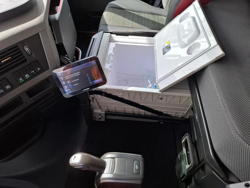 Μίσθωση Volvo FH4-460 / VEB+ / HYDRAULICS / TUV:31-10-2025 / GEN2 V2 SMART TACHO / LWDS / SIDESKIRTS / FRIDGE / EURO-6 / 2018 Volvo FH4-460 / VEB+ / HYDRAULICS / TUV:31-10-2025 / GEN2 V2 SMART TACHO / LWDS / SIDESKIRTS / FRIDGE / EURO-6 / 2018: φωτογραφία 20 Μίσθωση Volvo FH4-460 / VEB+ / HYDRAULICS / TUV:31-10-2025 / GEN2 V2 SMART TACHO / LWDS / SIDESKIRTS / FRIDGE / EURO-6 / 2018 Volvo FH4-460 / VEB+ / HYDRAULICS / TUV:31-10-2025 / GEN2 V2 SMART TACHO / LWDS / SIDESKIRTS / FRIDGE / EURO-6 / 2018: φωτογραφία 20