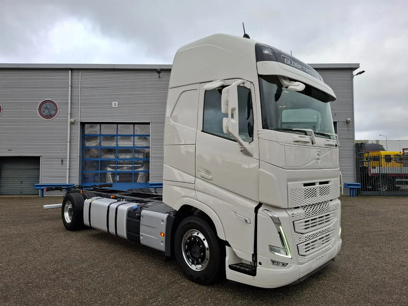 Volvo FH5-500 / XL / VEB+ / I-SAVE / I-PARKCOOL / ONLY:175784 KM / GERMAN TRUCK / FULL-AIR / WB:490 / ALCOA / LEATHER / 2023 - Φορτηγό σασί: φωτογραφία 2 Volvo FH5-500 / XL / VEB+ / I-SAVE / I-PARKCOOL / ONLY:175784 KM / GERMAN TRUCK / FULL-AIR / WB:490 / ALCOA / LEATHER / 2023 - Φορτηγό σασί: φωτογραφία 2