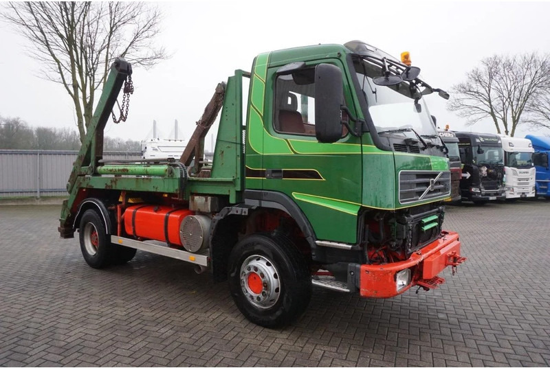 Volvo FM12-420 / ENGINE RUNNING / 4X4 / HYDRAULICS / BIG AXLE / ONLY:510426 KM / FULL STEEL / EURO-3 / 2001 - Φορτηγό καδοφόρος φορτωτής: φωτογραφία 3 Volvo FM12-420 / ENGINE RUNNING / 4X4 / HYDRAULICS / BIG AXLE / ONLY:510426 KM / FULL STEEL / EURO-3 / 2001 - Φορτηγό καδοφόρος φορτωτής: φωτογραφία 3