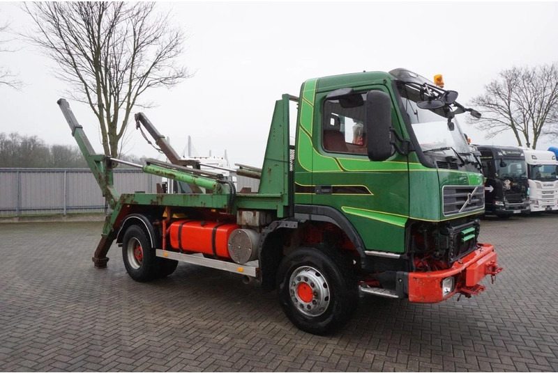 Volvo FM12-420 / ENGINE RUNNING / 4X4 / HYDRAULICS / BIG AXLE / ONLY:510426 KM / FULL STEEL / EURO-3 / 2001 - Φορτηγό καδοφόρος φορτωτής: φωτογραφία 4 Volvo FM12-420 / ENGINE RUNNING / 4X4 / HYDRAULICS / BIG AXLE / ONLY:510426 KM / FULL STEEL / EURO-3 / 2001 - Φορτηγό καδοφόρος φορτωτής: φωτογραφία 4