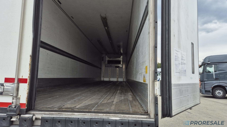 SCHMITZ CARGOBULL SKO 24/L - 13.4 FP60 COOL - mrazírenský návěs + diesel-ekektrický agregát CARRIER VECTOR 1550 - Επικαθήμενο ψυγείο: φωτογραφία 5 SCHMITZ CARGOBULL SKO 24/L - 13.4 FP60 COOL - mrazírenský návěs + diesel-ekektrický agregát CARRIER VECTOR 1550 - Επικαθήμενο ψυγείο: φωτογραφία 5
