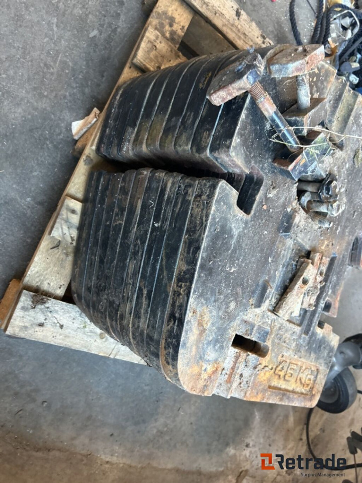 10 stk Front vekter til traktor - Αντίβαρο: φωτογραφία 2 10 stk Front vekter til traktor - Αντίβαρο: φωτογραφία 2