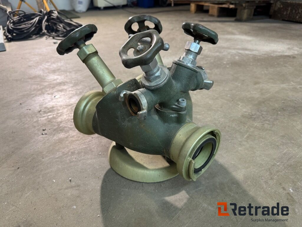 Fördelare för brandslang - Εργαλείο/ Εξοπλισμός: φωτογραφία 3 Fördelare för brandslang - Εργαλείο/ Εξοπλισμός: φωτογραφία 3