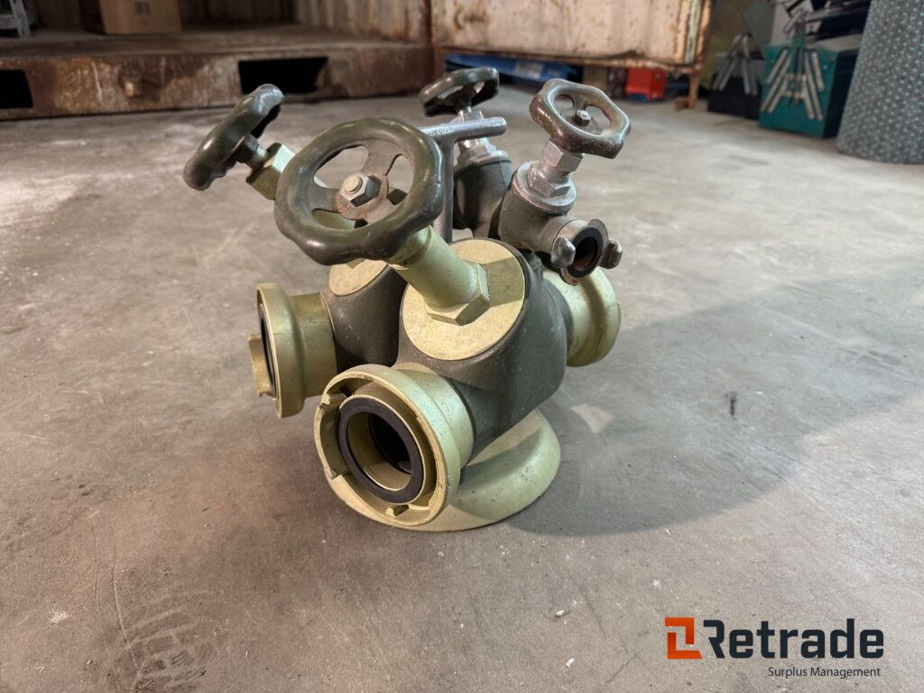 Fördelare för brandslang - Εργαλείο/ Εξοπλισμός: φωτογραφία 2 Fördelare för brandslang - Εργαλείο/ Εξοπλισμός: φωτογραφία 2