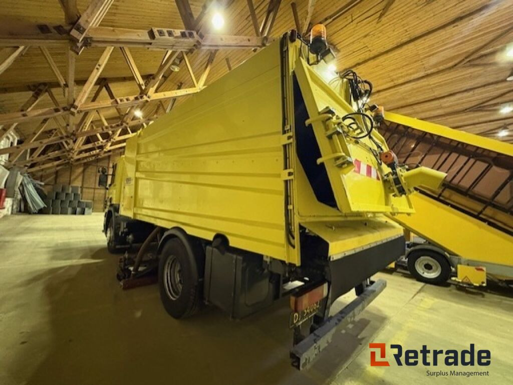 Glykol suger - Scania P310 med Bucher STKF 9500 på bygg! - Απορριμματοφόρο: φωτογραφία 4 Glykol suger - Scania P310 med Bucher STKF 9500 på bygg! - Απορριμματοφόρο: φωτογραφία 4