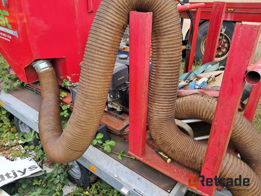 Μηχανήματα κήπου Løvsuger på trailer: φωτογραφία 15 Μηχανήματα κήπου Løvsuger på trailer: φωτογραφία 15