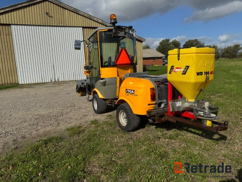 STIGA TITAN 740DCR - Γεωργικά μηχανήματα: φωτογραφία 4 STIGA TITAN 740DCR - Γεωργικά μηχανήματα: φωτογραφία 4