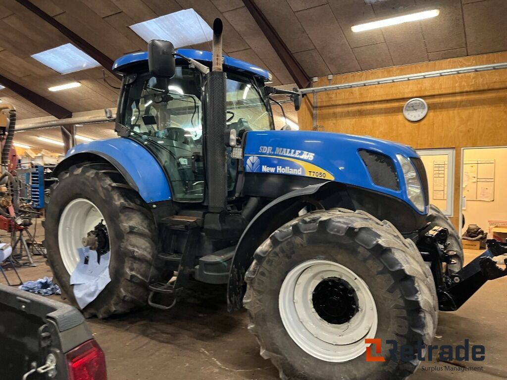 Traktor NEW HOLLAND T7050 - Γεωργικά μηχανήματα: φωτογραφία 4 Traktor NEW HOLLAND T7050 - Γεωργικά μηχανήματα: φωτογραφία 4