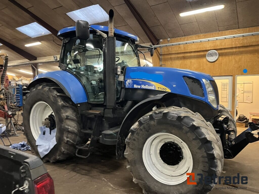 Traktor NEW HOLLAND T7050 - Γεωργικά μηχανήματα: φωτογραφία 2 Traktor NEW HOLLAND T7050 - Γεωργικά μηχανήματα: φωτογραφία 2