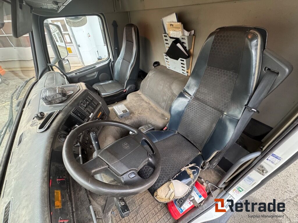 VOLVO FM 330 4X2 - Φορτηγό κόφα: φωτογραφία 5 VOLVO FM 330 4X2 - Φορτηγό κόφα: φωτογραφία 5
