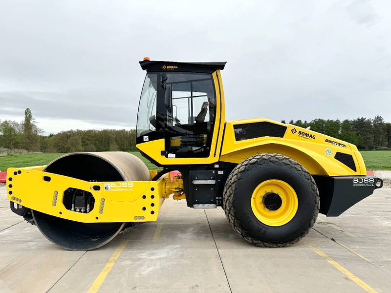 Bomag BW213D-5 - New / Unused / Vibrating Roller - Οδοστρωτήρας: φωτογραφία 1 Bomag BW213D-5 - New / Unused / Vibrating Roller - Οδοστρωτήρας: φωτογραφία 1