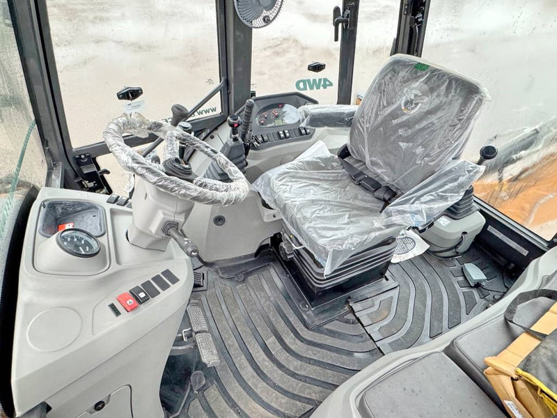 Case 770EX 4WD - New / Unused / Hammer Lines - Φορτωτής εκσκαφέας: φωτογραφία 5 Case 770EX 4WD - New / Unused / Hammer Lines - Φορτωτής εκσκαφέας: φωτογραφία 5