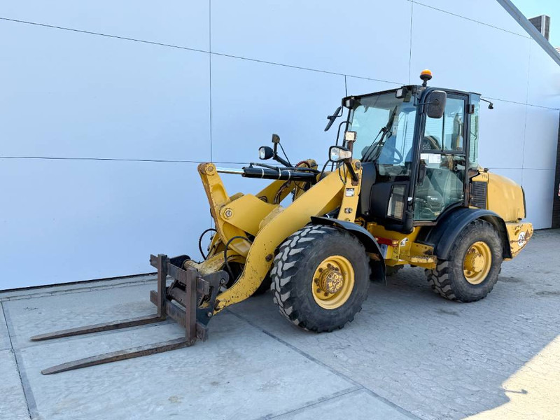 Cat 906H - Automatic Greasing / Quick Coupler - Ελαστιχοφόρος φορτωτής: φωτογραφία 2 Cat 906H - Automatic Greasing / Quick Coupler - Ελαστιχοφόρος φορτωτής: φωτογραφία 2