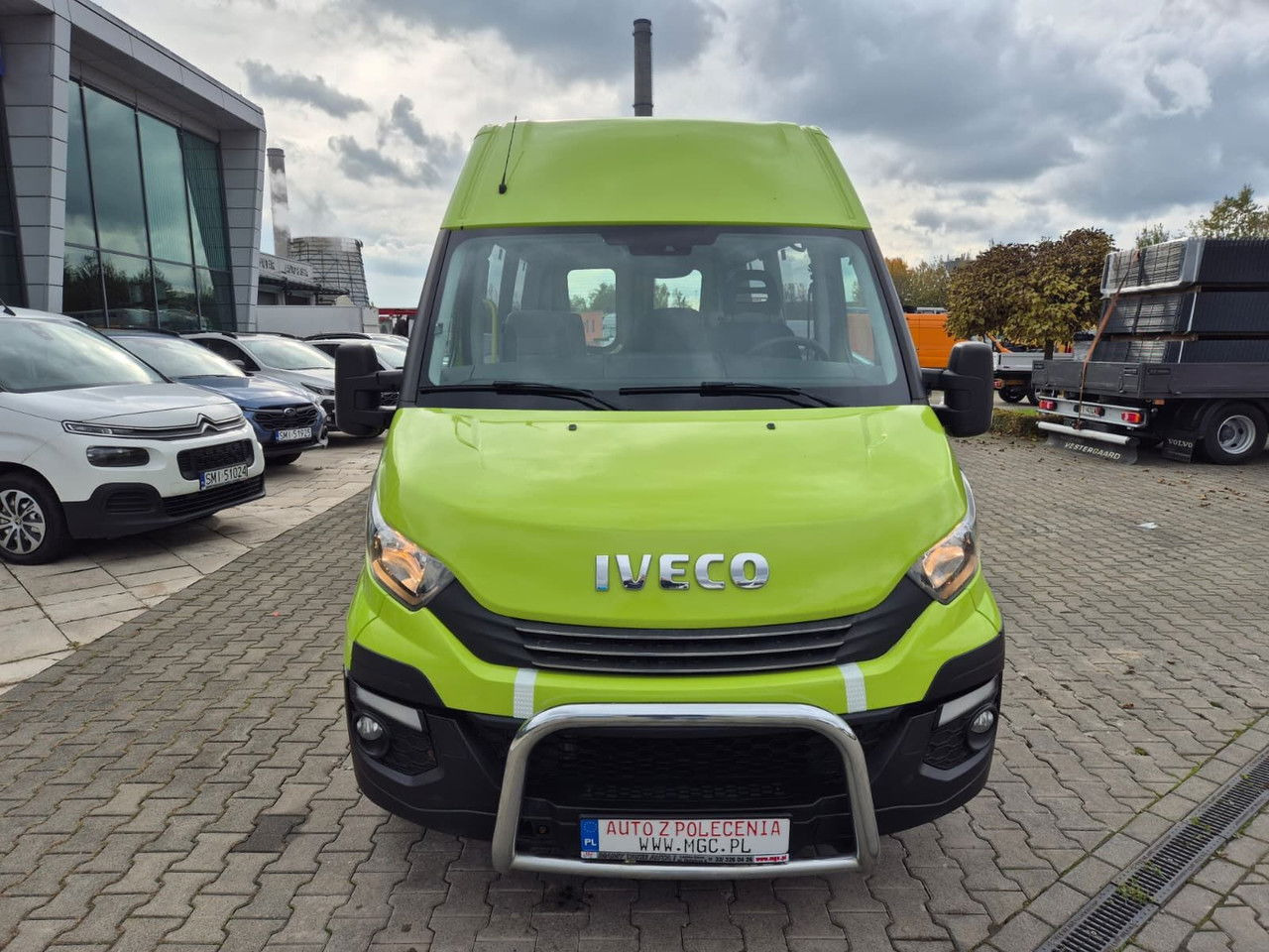 IVECO Daily 35S12 Hi-Matic / 10 Seats - Μικρό λεωφορείο, Επιβατικό βαν: φωτογραφία 4 IVECO Daily 35S12 Hi-Matic / 10 Seats - Μικρό λεωφορείο, Επιβατικό βαν: φωτογραφία 4