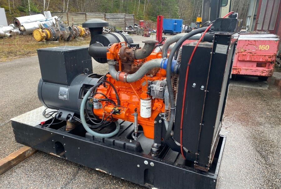 MECALAC ECP34 2S4 - Iveco Engine,126kVA,New oils, filters, Mecc Alte ECP34 2S4 - Iveco Engine,126kVA,New oils, filters, Like New - Βιομηχανική γεννήτρια: φωτογραφία 3 MECALAC ECP34 2S4 - Iveco Engine,126kVA,New oils, filters, Mecc Alte ECP34 2S4 - Iveco Engine,126kVA,New oils, filters, Like New - Βιομηχανική γεννήτρια: φωτογραφία 3