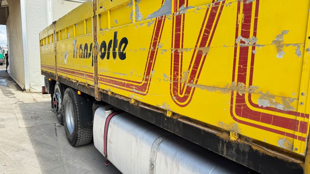 DAF XF 95.380 6X2 stake body - air condition - Φορτηγό με ανοιχτή καρότσα: φωτογραφία 4 DAF XF 95.380 6X2 stake body - air condition - Φορτηγό με ανοιχτή καρότσα: φωτογραφία 4
