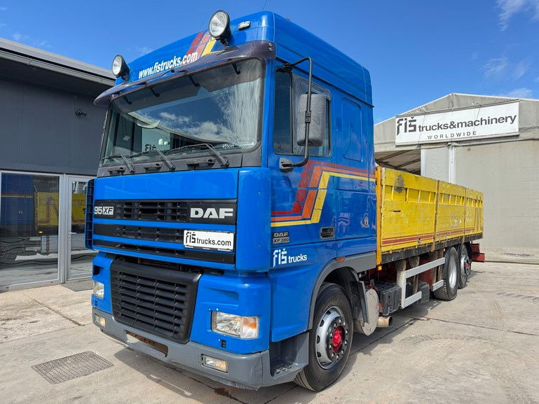 DAF XF 95.380 6X2 stake body - air condition - Φορτηγό με ανοιχτή καρότσα: φωτογραφία 1 DAF XF 95.380 6X2 stake body - air condition - Φορτηγό με ανοιχτή καρότσα: φωτογραφία 1