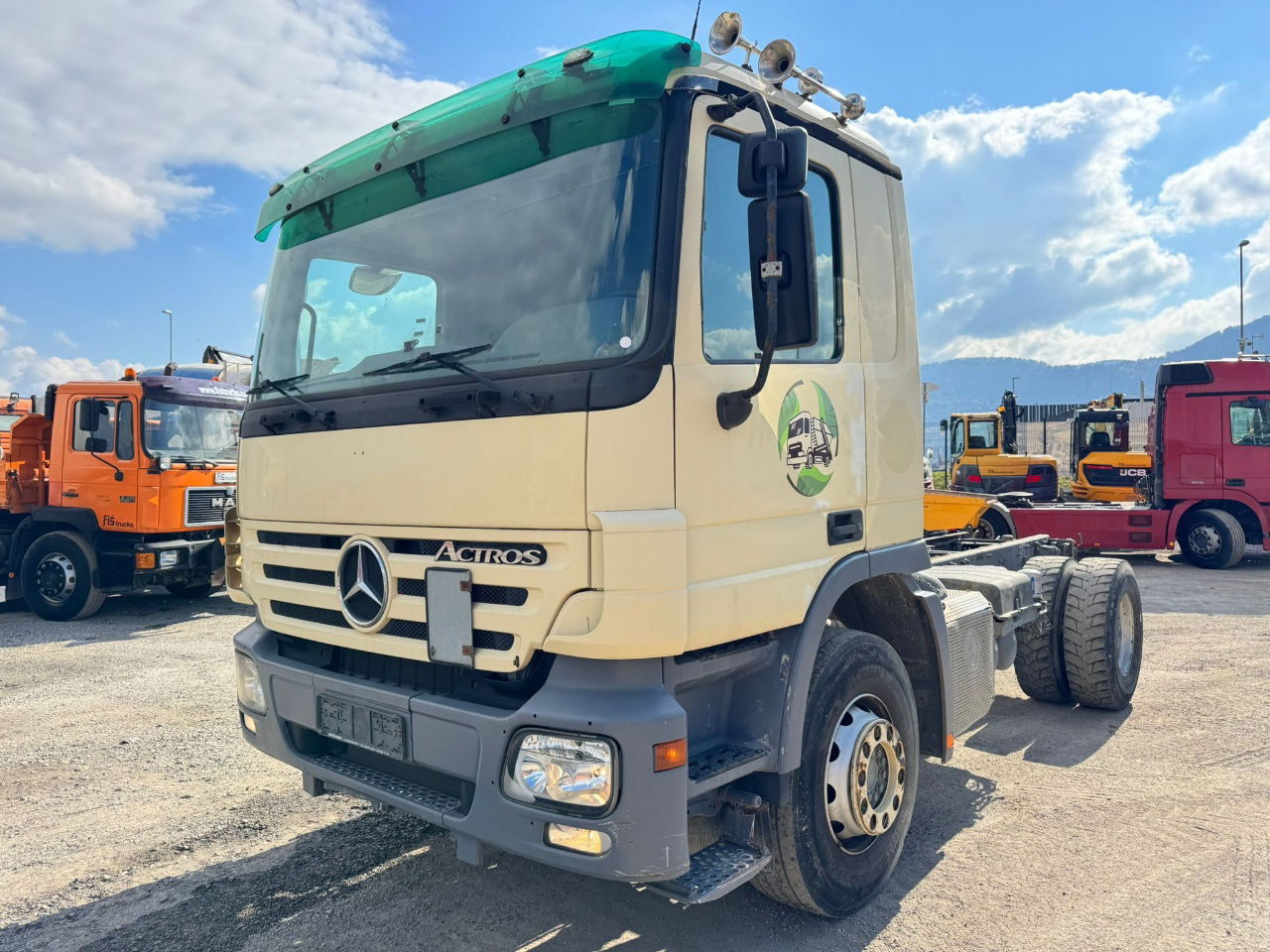 Mercedes-Benz 1832 4x2 chassis - motor brake - full spring - Φορτηγό σασί: φωτογραφία 1 Mercedes-Benz 1832 4x2 chassis - motor brake - full spring - Φορτηγό σασί: φωτογραφία 1