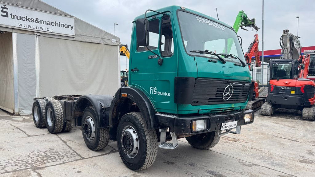Mercedes-Benz 3025 8x4 chassis - complete spring - Φορτηγό σασί: φωτογραφία 3 Mercedes-Benz 3025 8x4 chassis - complete spring - Φορτηγό σασί: φωτογραφία 3
