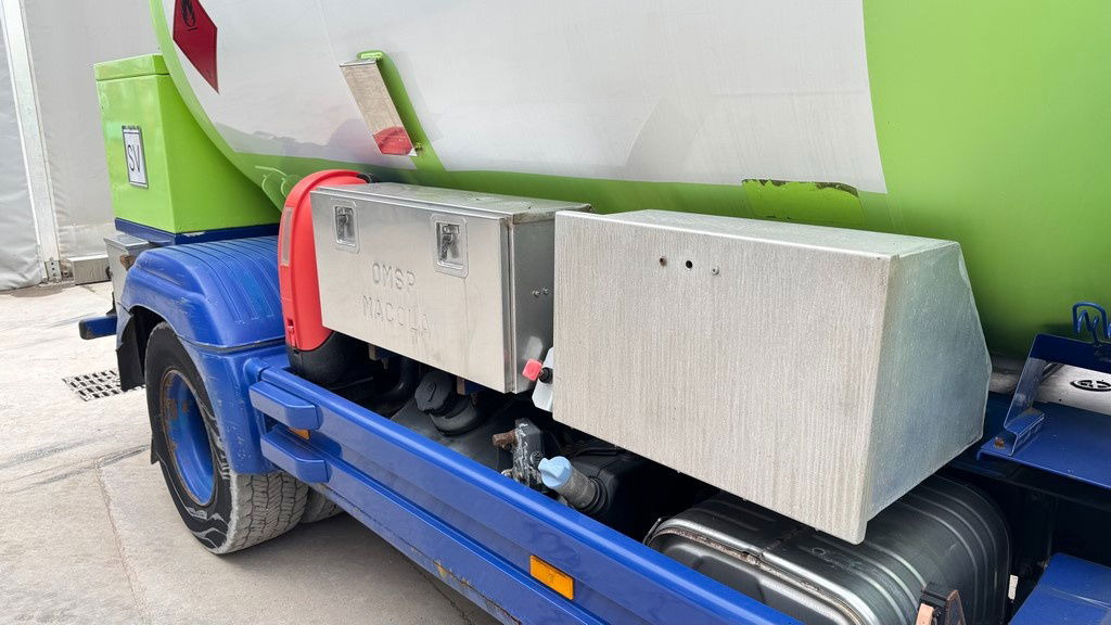 Mercedes-Benz Atego 1529 K 4X2 LPG Omsp Macola P27BN 11.000L - Φορτηγό βυτιοφόρο: φωτογραφία 4 Mercedes-Benz Atego 1529 K 4X2 LPG Omsp Macola P27BN 11.000L - Φορτηγό βυτιοφόρο: φωτογραφία 4