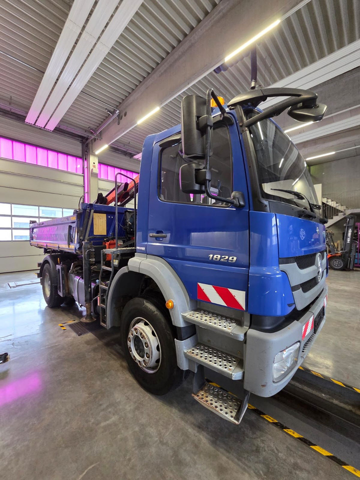 Mercedes-Benz Axor 1829 K 4x2 meiller tipper - crane PK8501 remote - Φορτηγό ανατρεπόμενο: φωτογραφία 2 Mercedes-Benz Axor 1829 K 4x2 meiller tipper - crane PK8501 remote - Φορτηγό ανατρεπόμενο: φωτογραφία 2