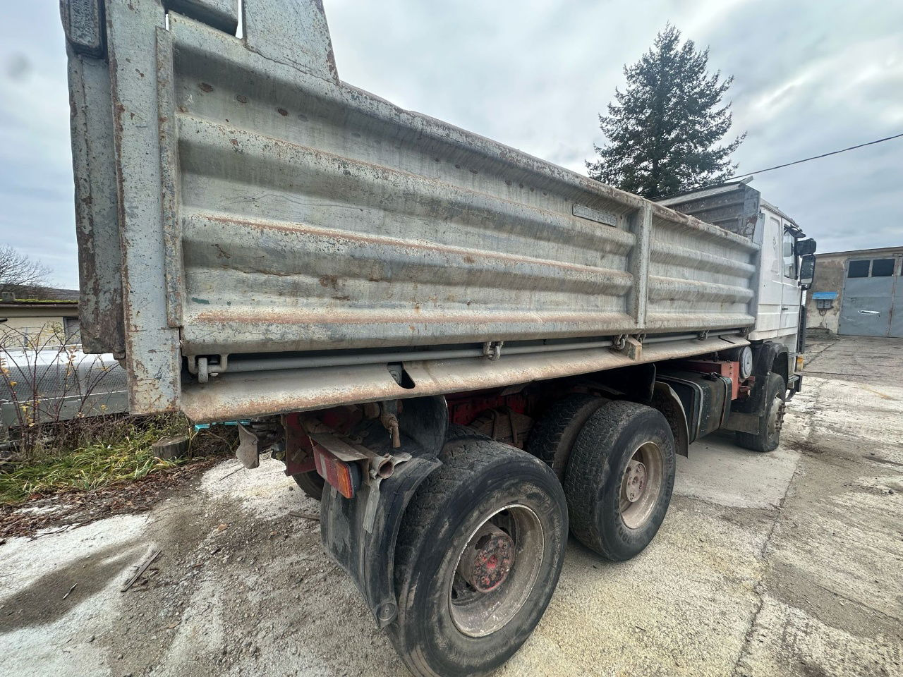 Scania 113 360 6x4 meiller tipper - full spring - Φορτηγό ανατρεπόμενο: φωτογραφία 4 Scania 113 360 6x4 meiller tipper - full spring - Φορτηγό ανατρεπόμενο: φωτογραφία 4