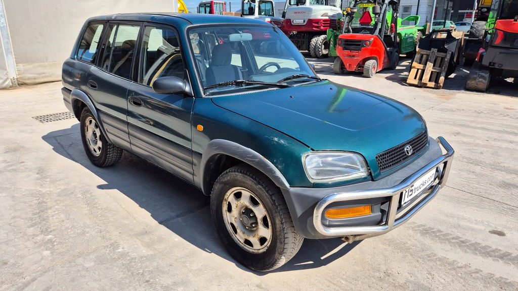 Toyota RAV4 2.0 - Petrol - Automatic - AC - SUV: φωτογραφία 4 Toyota RAV4 2.0 - Petrol - Automatic - AC - SUV: φωτογραφία 4