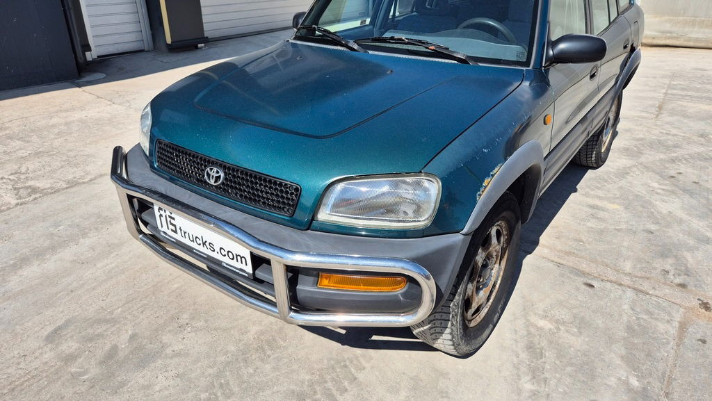 Toyota RAV4 2.0 - Petrol - Automatic - AC - SUV: φωτογραφία 2 Toyota RAV4 2.0 - Petrol - Automatic - AC - SUV: φωτογραφία 2