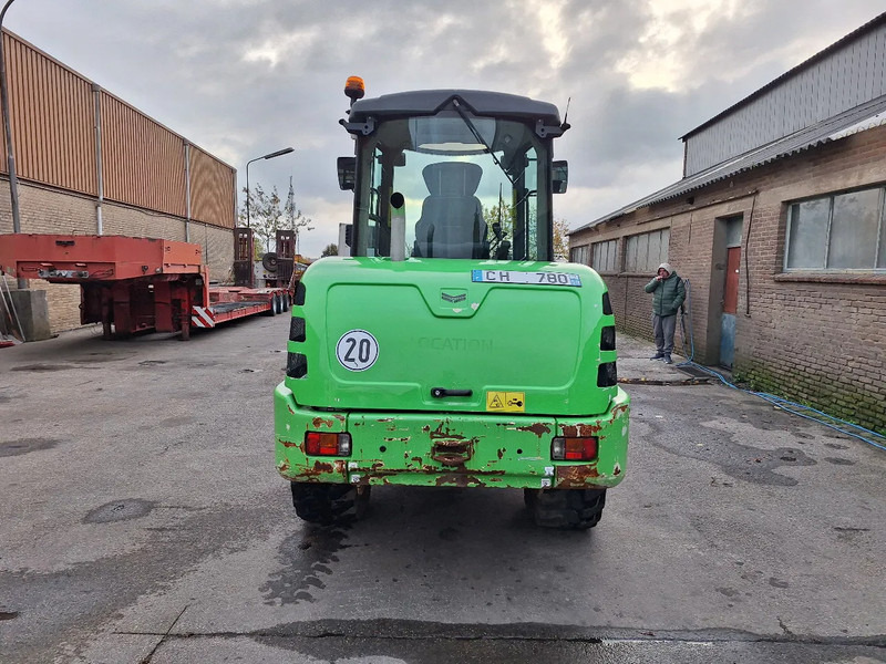 Yanmar V80 - Ελαστιχοφόρος φορτωτής: φωτογραφία 5 Yanmar V80 - Ελαστιχοφόρος φορτωτής: φωτογραφία 5
