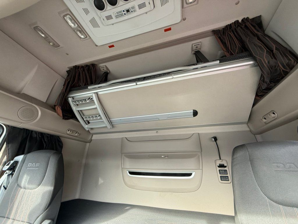 Τράκτορας DAF XF480 Superspacecab SSC lowdeck: φωτογραφία 14 Τράκτορας DAF XF480 Superspacecab SSC lowdeck: φωτογραφία 14