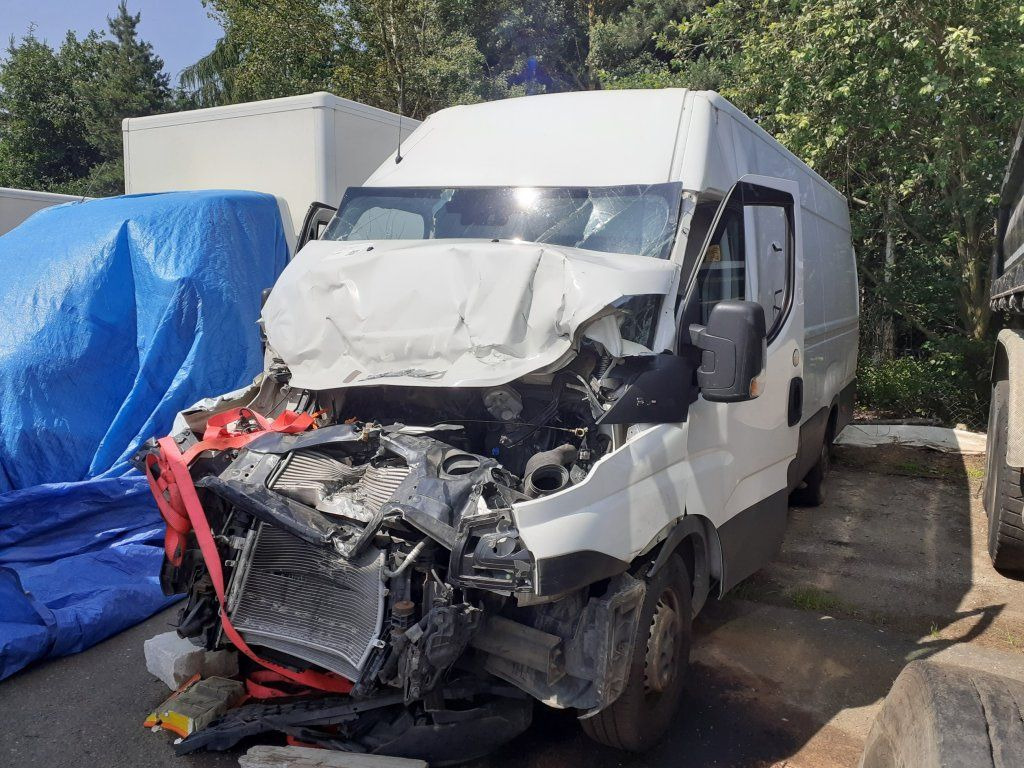 Iveco Daily 35S16 maxi Damaged - Βαν: φωτογραφία 2 Iveco Daily 35S16 maxi Damaged - Βαν: φωτογραφία 2
