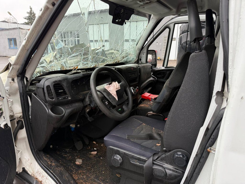 Βαν Iveco Daily 35S16 maxi Damaged: φωτογραφία 17 Βαν Iveco Daily 35S16 maxi Damaged: φωτογραφία 17