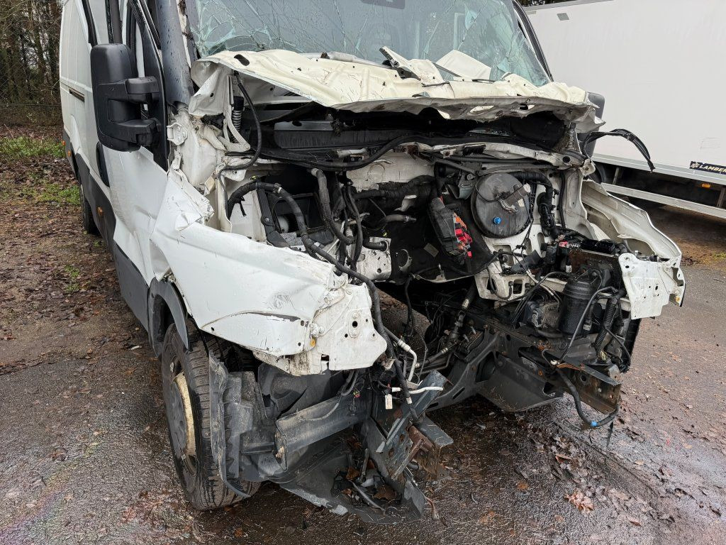 Βαν Iveco Daily 35S16 maxi Damaged: φωτογραφία 6 Βαν Iveco Daily 35S16 maxi Damaged: φωτογραφία 6