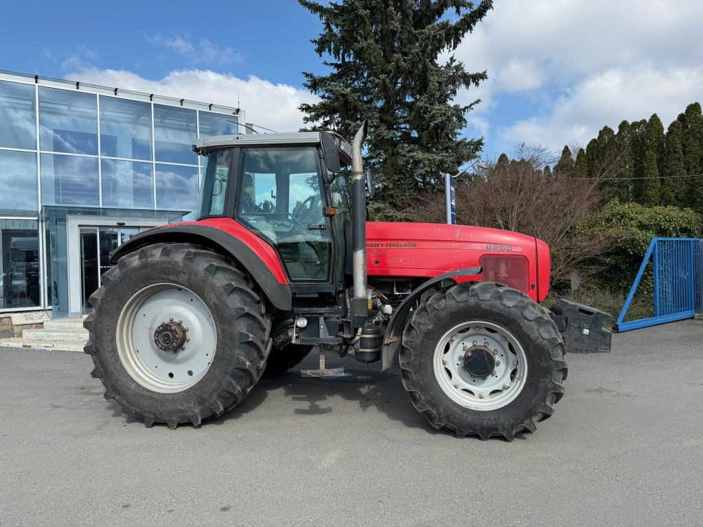 Massey Ferguson MF8260 - Τρακτέρ: φωτογραφία 3 Massey Ferguson MF8260 - Τρακτέρ: φωτογραφία 3