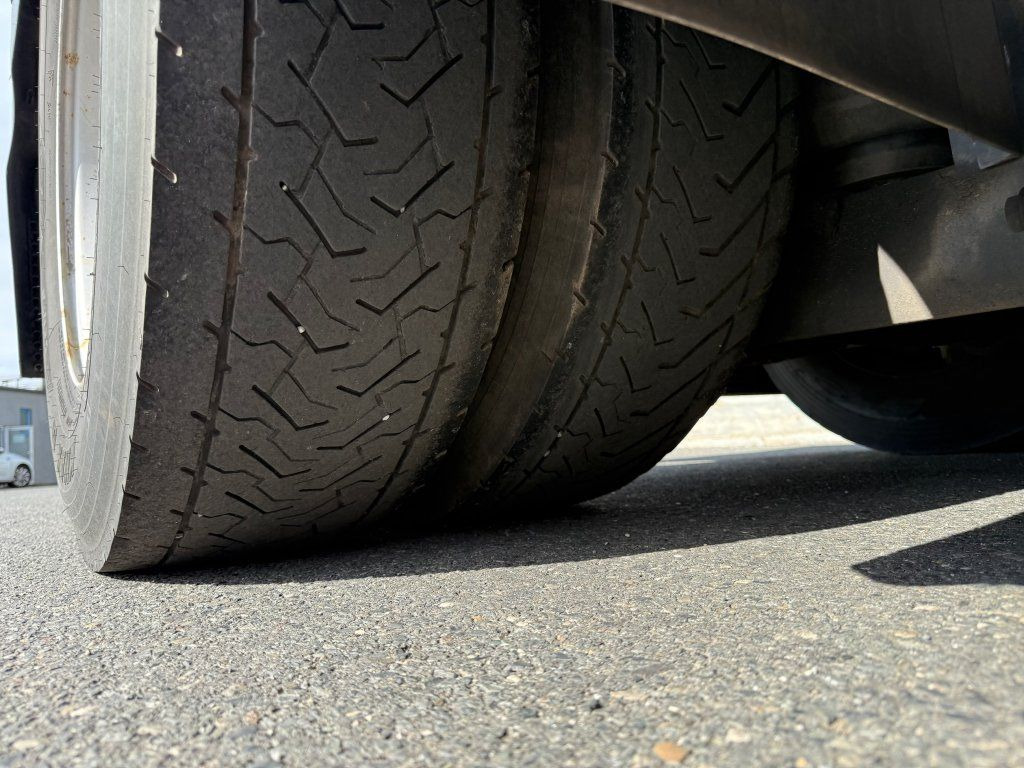 Τράκτορας Mercedes-Benz 1848 Actros Gigaspace: φωτογραφία 9 Τράκτορας Mercedes-Benz 1848 Actros Gigaspace: φωτογραφία 9