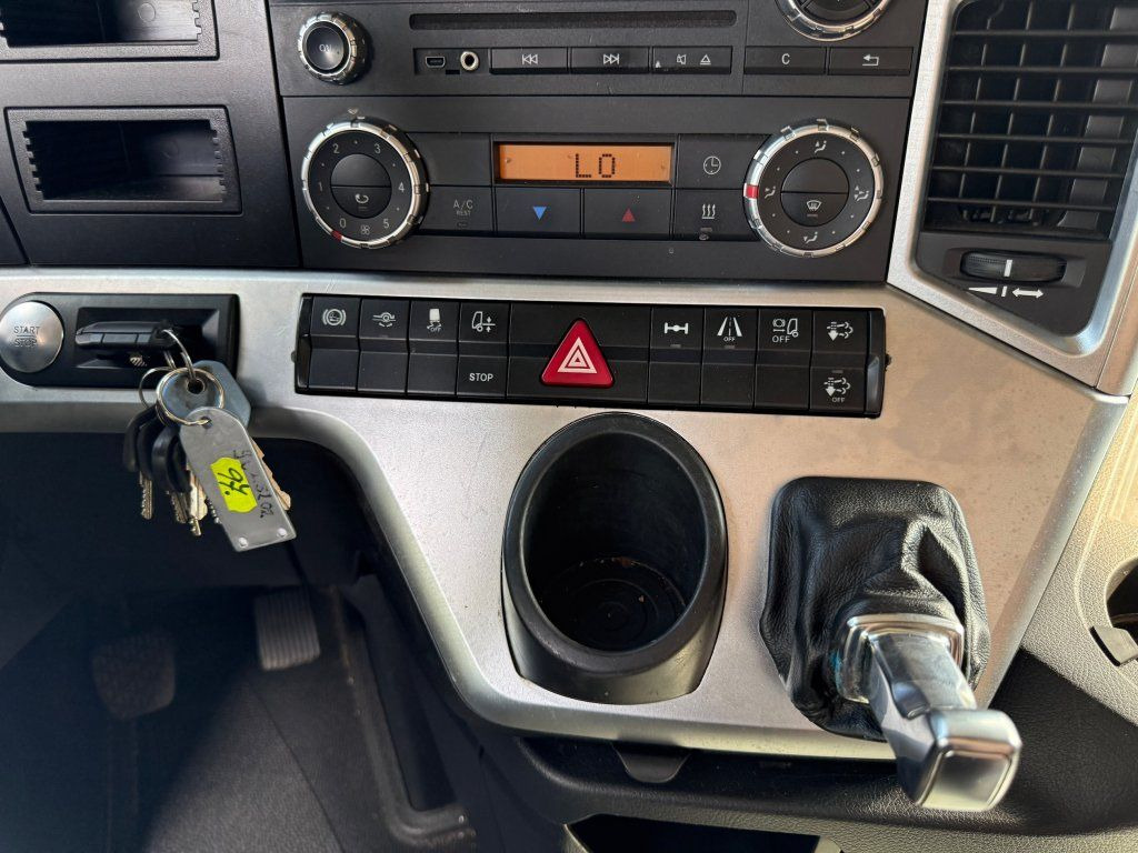 Τράκτορας Mercedes-Benz 1848 Actros Gigaspace: φωτογραφία 19 Τράκτορας Mercedes-Benz 1848 Actros Gigaspace: φωτογραφία 19