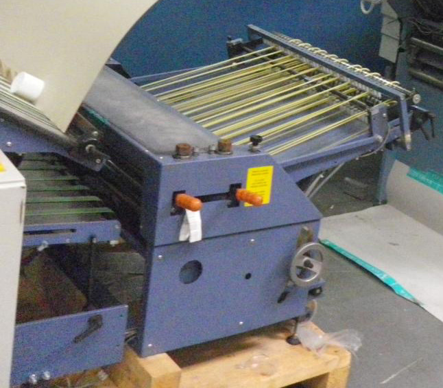 DESTA BAS-FSA 700 - combinable pressing unit with vertical stack delivery - Διπλωτική μηχανή: φωτογραφία 1 DESTA BAS-FSA 700 - combinable pressing unit with vertical stack delivery - Διπλωτική μηχανή: φωτογραφία 1