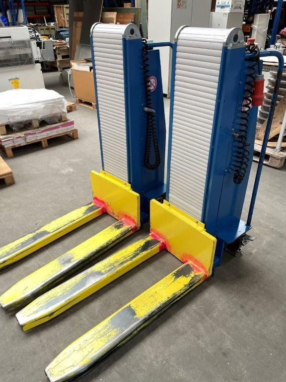 Two electric pallet lifters Butler 1200 - Παλετοφόρο: φωτογραφία 1 Two electric pallet lifters Butler 1200 - Παλετοφόρο: φωτογραφία 1