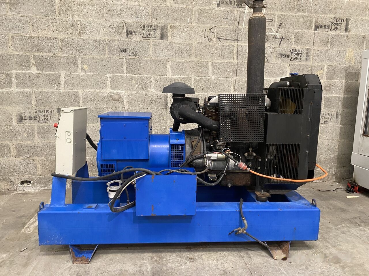 Βιομηχανική γεννήτρια Perkins 50 kVa: φωτογραφία 1
