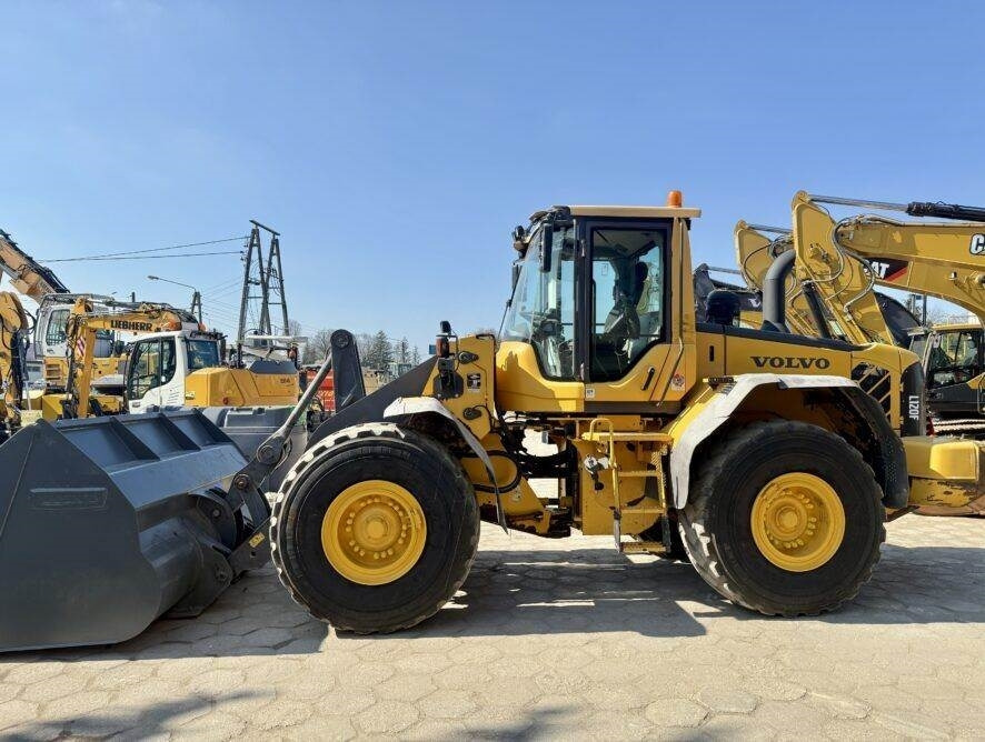 Volvo L120F - Ελαστιχοφόρος φορτωτής: φωτογραφία 3 Volvo L120F - Ελαστιχοφόρος φορτωτής: φωτογραφία 3