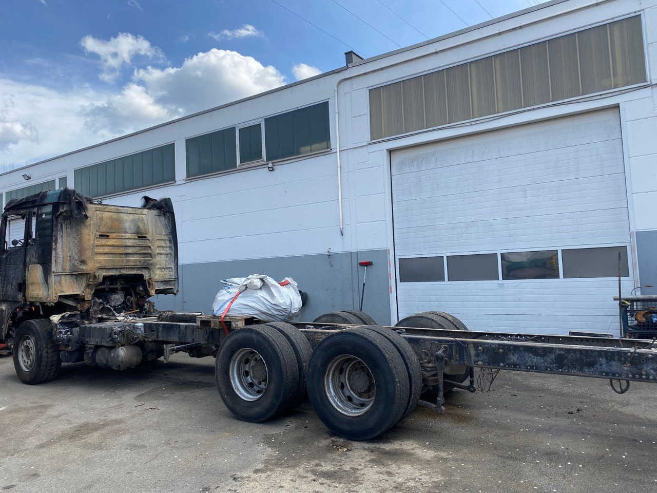 MAN TGX 26.580 Verbrannt 6x4 - Φορτηγό σασί: φωτογραφία 3 MAN TGX 26.580 Verbrannt 6x4 - Φορτηγό σασί: φωτογραφία 3