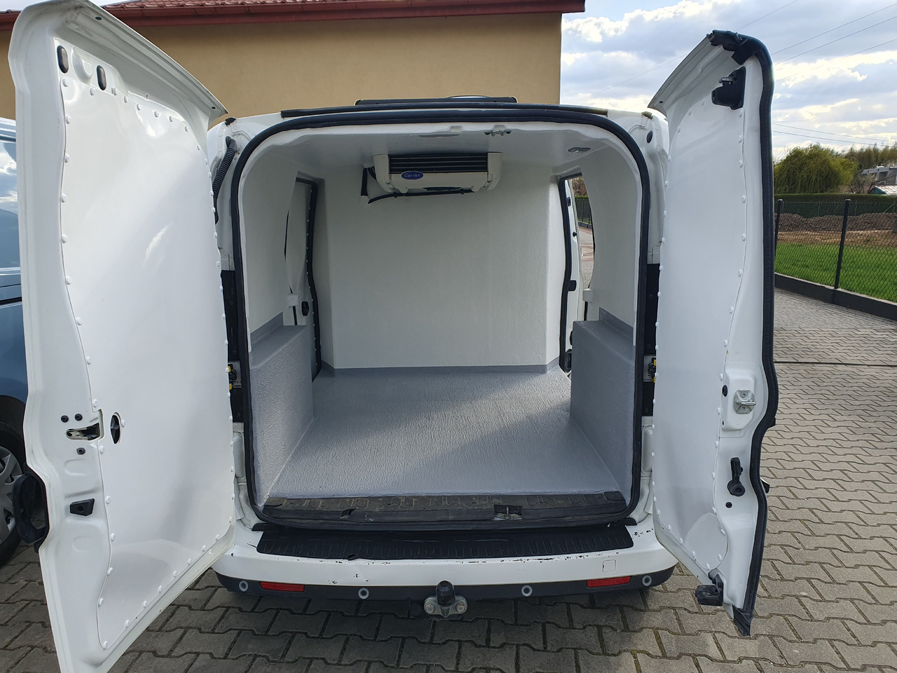 FIAT DOBLO CHLODNIA MROZNIA CARRIER KLIMA EURO6 - Επαγγελματικό αυτοκίνητο ψυγείο: φωτογραφία 2 FIAT DOBLO CHLODNIA MROZNIA CARRIER KLIMA EURO6 - Επαγγελματικό αυτοκίνητο ψυγείο: φωτογραφία 2