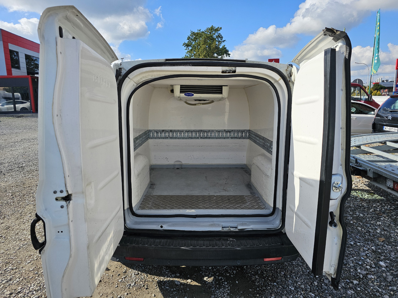 Fiat Doblo chlodnia mroznia carrier +230v - 18 C euro5 - Επαγγελματικό αυτοκίνητο ψυγείο: φωτογραφία 2 Fiat Doblo chlodnia mroznia carrier +230v - 18 C euro5 - Επαγγελματικό αυτοκίνητο ψυγείο: φωτογραφία 2