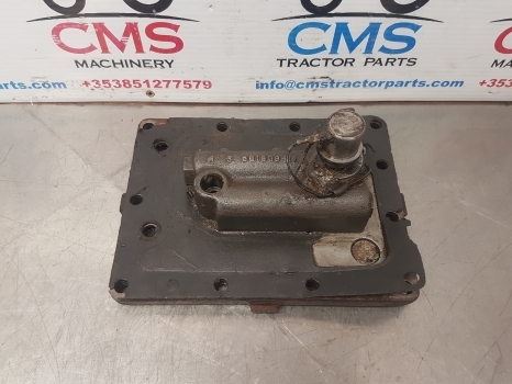 Case 4230 Hydraulic Valve And Cover Plate 10313a3, 110317a1 - Υδραυλική βαλβίδα για Τρακτέρ: φωτογραφία 2 Case 4230 Hydraulic Valve And Cover Plate 10313a3, 110317a1 - Υδραυλική βαλβίδα για Τρακτέρ: φωτογραφία 2