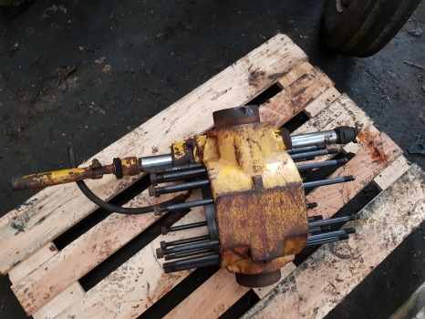 Caterpillar Th62, Clark Hurth, Manitou Front Axle Centre Housing, Steering Ram - Εμπρός άξονας: φωτογραφία 1 Caterpillar Th62, Clark Hurth, Manitou Front Axle Centre Housing, Steering Ram - Εμπρός άξονας: φωτογραφία 1