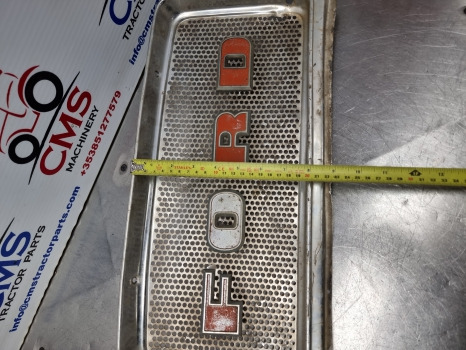 Ford 2000, 3000, 4000, 5000, 4110, Cab Front Grill Genuine 81823928, - Μάσκα ψυγείου: φωτογραφία 5 Ford 2000, 3000, 4000, 5000, 4110, Cab Front Grill Genuine 81823928, - Μάσκα ψυγείου: φωτογραφία 5