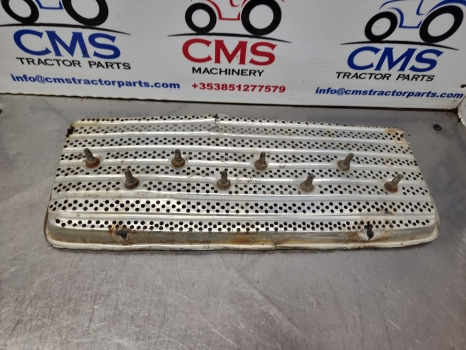 Ford 2000, 3000, 5000 Nose Cone Grille, Grill Panel C7nn8150g - Μάσκα ψυγείου: φωτογραφία 3 Ford 2000, 3000, 5000 Nose Cone Grille, Grill Panel C7nn8150g - Μάσκα ψυγείου: φωτογραφία 3