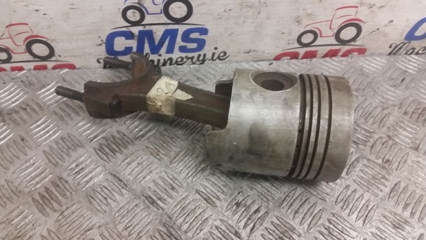 Ford 2910, 3, 4 Cyl Piston Assy , Conrod D8nn6108aa, E3hn6200ac42, 82849195 - Έμβολο/ Δαχτυλίδι/ Κουζινέτο για Τρακτέρ: φωτογραφία 1 Ford 2910, 3, 4 Cyl Piston Assy , Conrod D8nn6108aa, E3hn6200ac42, 82849195 - Έμβολο/ Δαχτυλίδι/ Κουζινέτο για Τρακτέρ: φωτογραφία 1