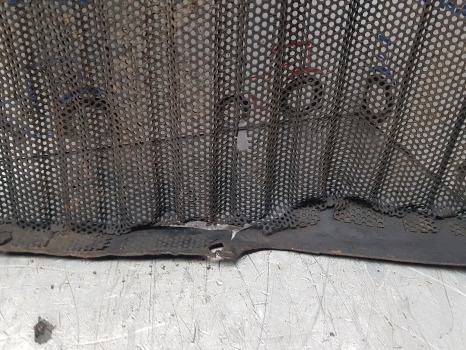 Ford 5640, 6640, 7740 Side Panel Grill, Grille Rhs E9nn8k188ad, 81875284 - Μάσκα ψυγείου: φωτογραφία 3 Ford 5640, 6640, 7740 Side Panel Grill, Grille Rhs E9nn8k188ad, 81875284 - Μάσκα ψυγείου: φωτογραφία 3